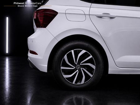 2024-Volkswagen-Polo-10-TSI_25