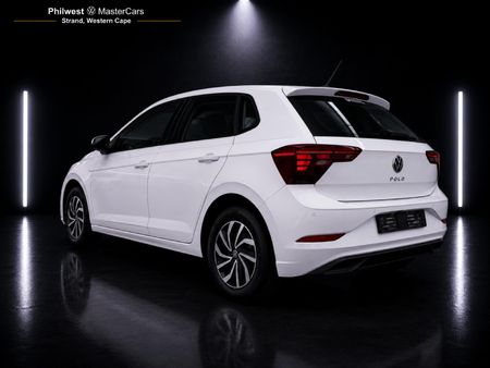 2024-Volkswagen-Polo-10-TSI_2