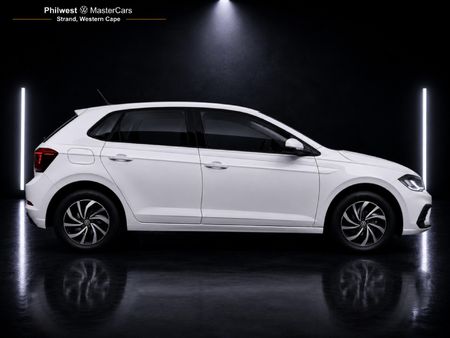 2024-Volkswagen-Polo-10-TSI_5