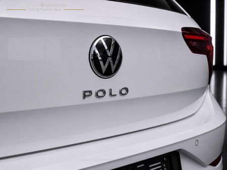 2024-Volkswagen-Polo-10-TSI_8