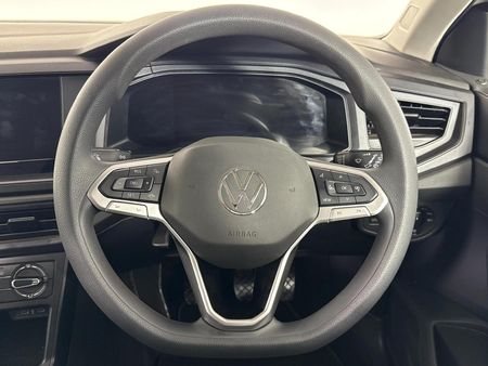 2025-Volkswagen-Polo-10-TSI_11