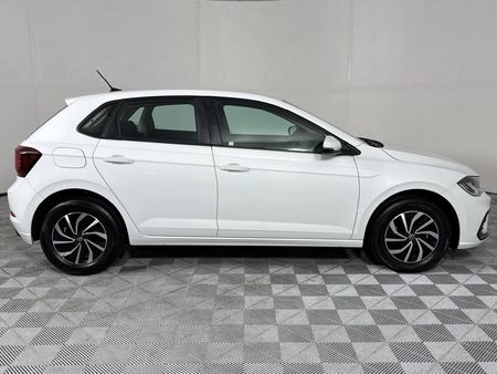 2025-Volkswagen-Polo-10-TSI_16