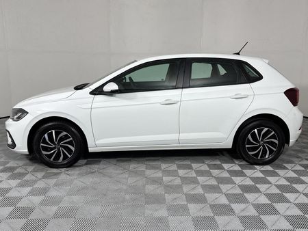 2025-Volkswagen-Polo-10-TSI_18