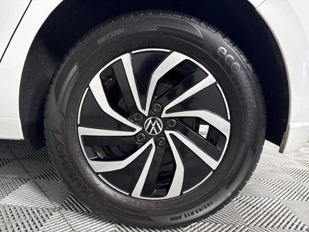 2025-Volkswagen-Polo-10-TSI_6