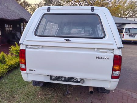 2009-Toyota-Hilux-25-D-4D_5