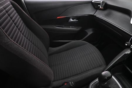 2022-Peugeot-208-12-Active_10