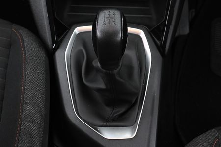 2022-Peugeot-208-12-Active_14