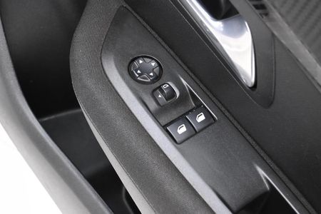 2022-Peugeot-208-12-Active_18
