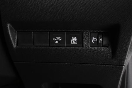 2022-Peugeot-208-12-Active_20