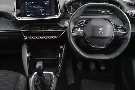 2022-Peugeot-208-12-Active_8