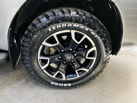 2019-Toyota-Hilux-28-GD-6-Raised-Body-Raider-Double-Cab_15