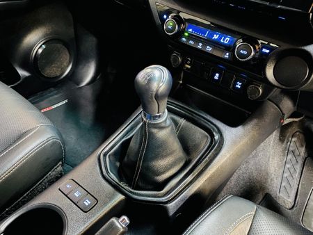 2019-Toyota-Hilux-28-GD-6-Raised-Body-Raider-Double-Cab_19