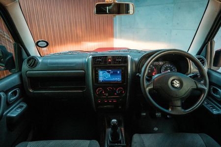 2014-Suzuki-Jimny-13_13