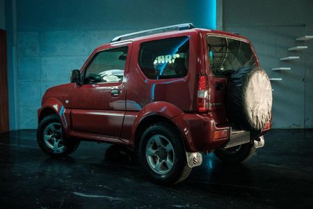 2014-Suzuki-Jimny-13_5