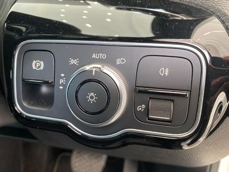 2021-Mercedes-Benz-A-Class-A-200-Auto_22