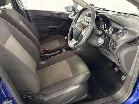 2017-Ford-Fiesta-10-EcoBoost-Trend-5-dr_9