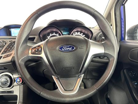 2017-Ford-Fiesta-10-EcoBoost-Trend-5-dr_11