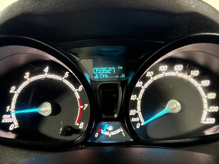 2017-Ford-Fiesta-10-EcoBoost-Trend-5-dr_2