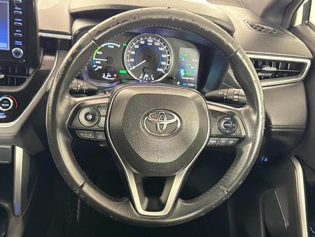 2022-Toyota-Corolla-Cross-18-XS-Hybrid_12