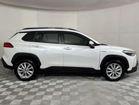 2022-Toyota-Corolla-Cross-18-XS-Hybrid_17