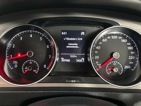 2015-Volkswagen-Golf-VII-14-TSI-Trendline_2