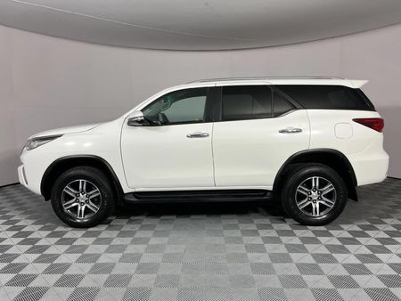 2017-Toyota-Fortuner-24-GD-6-Raised-Body_19