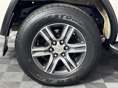 2017-Toyota-Fortuner-24-GD-6-Raised-Body_7