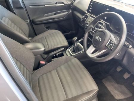 2021-Kia-Sonet-15-LX_5