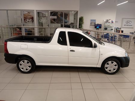 2021-Nissan-NP200-16-AC-Safety-Pack_2