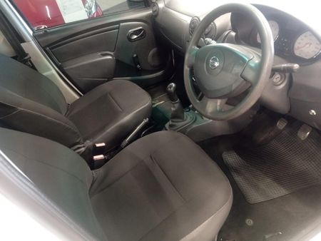 2021-Nissan-NP200-16-AC-Safety-Pack_5
