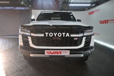 2026-Toyota-Land-Cruiser-300-V6-33D-GR-S_1