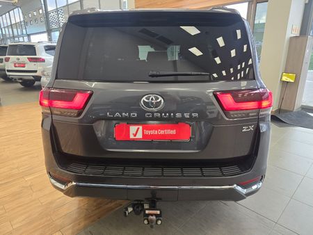 2024-Toyota-Land-Cruiser-300-V6-33-D-ZX_7