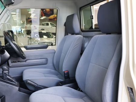 2025-Toyota-Land-Cruiser-79-28GD-6-Single-Cab_17