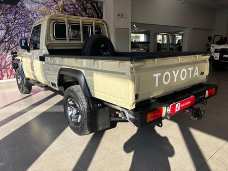 2025-Toyota-Land-Cruiser-79-28GD-6-Single-Cab_4
