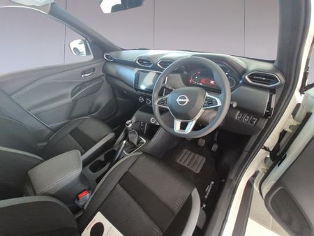 2026-Nissan-Magnite-10T-Acenta_12