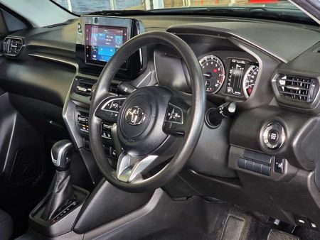 2025-Toyota-Urban-Cruiser-15-XR-Auto_12
