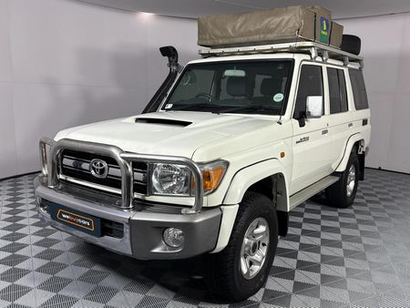 2018-Toyota-Land-Cruiser-76-45-D-V8-Station-Wagon_0