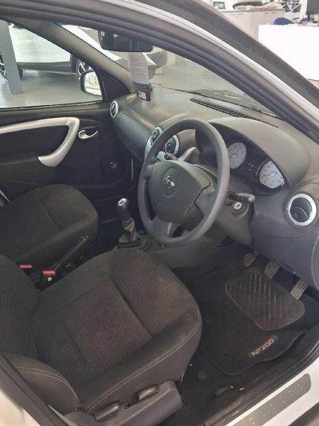 2022-Nissan-NP200-15-dCi-Safety-Pack_15