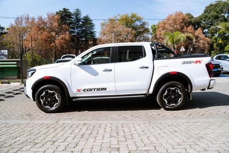 2022-Nissan-Navara-25-DDTi-LE-Plus-4X4-Auto-Double-Cab_3
