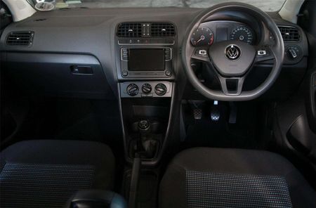 2024-Volkswagen-Polo-Vivo-14-Comfortline-5-dr_5