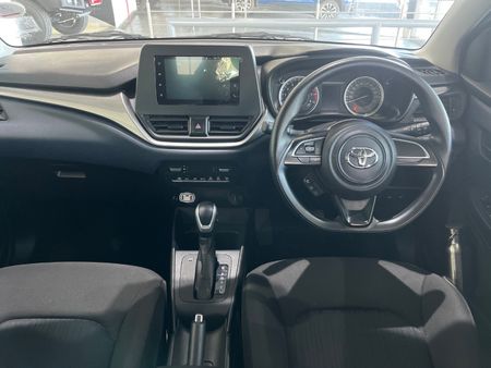 2025-Toyota-Starlet-15-XS-Auto_5