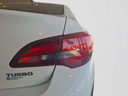 2014-Opel-Astra-16T-Cosmo_11