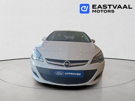 2014-Opel-Astra-16T-Cosmo_1