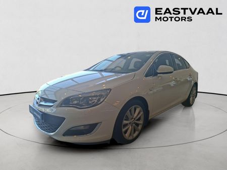 2014-Opel-Astra-16T-Cosmo_2