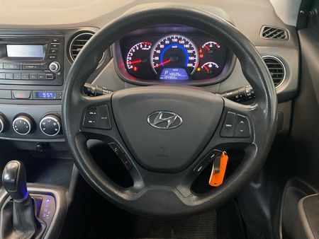 2018-Hyundai-Grand-i10-10-Motion-Auto_17