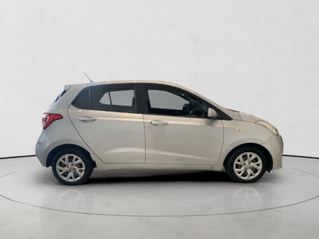 2018-Hyundai-Grand-i10-10-Motion-Auto_2