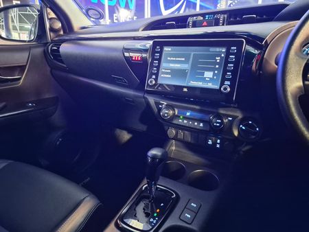 2023-Toyota-Hilux-28-GD-6-Raised-Body-Legend-4x4-Auto-Double-Cab_9