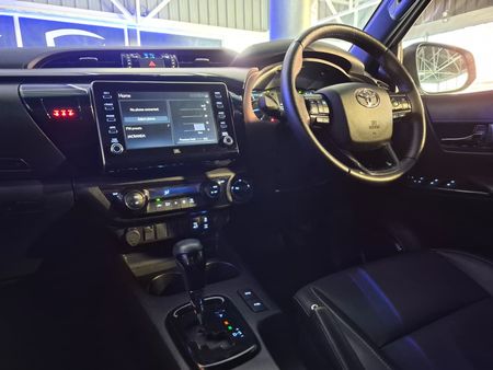 2023-Toyota-Hilux-28-GD-6-Raised-Body-Legend-4x4-Auto-Double-Cab_11