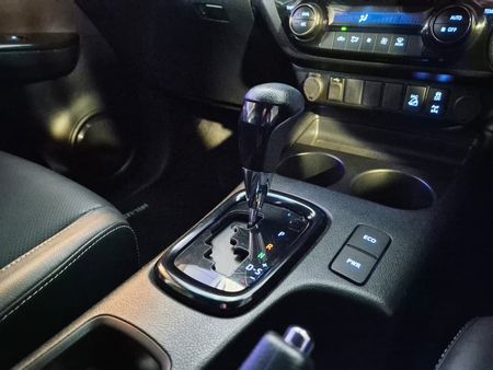 2023-Toyota-Hilux-28-GD-6-Raised-Body-Legend-4x4-Auto-Double-Cab_12