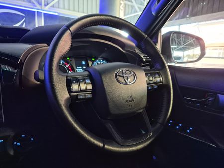 2023-Toyota-Hilux-28-GD-6-Raised-Body-Legend-4x4-Auto-Double-Cab_14
